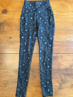 POP Fit Navy Leggings with Light Gray Starfield Print